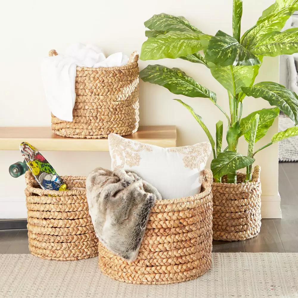Storage Baskets LITTON LANE Round Water Hyacinth And Metal Storage Wicker Baskets (Set Of 4) 10 Storage Baskets LITTON LANE Round Water Hyacinth And Metal Storage Wicker Baskets (Set Of 4) - Image 8